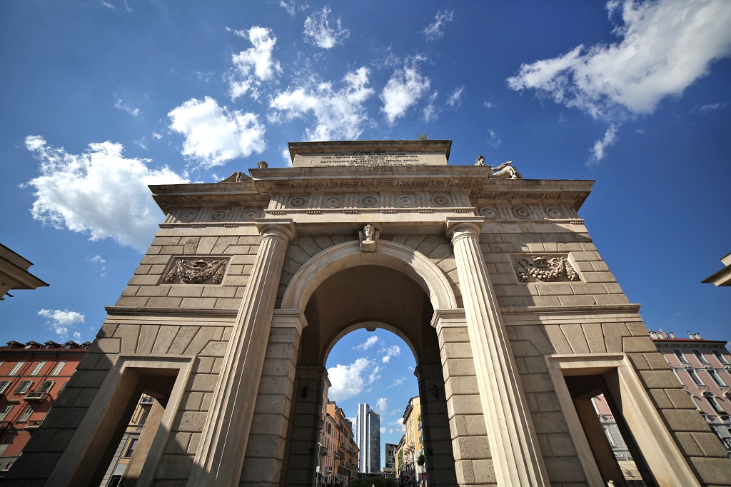 Milano-Porta-Nuova-Isola